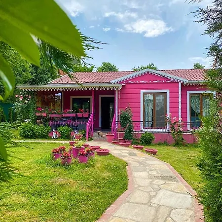 Daire Masukiye Pink House *