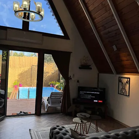 Daire Masukiye Pink House