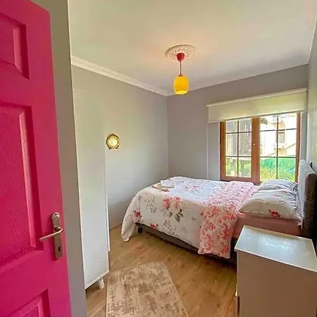 Masukiye Pink House Apartment