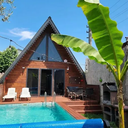 Masukiye Pink House