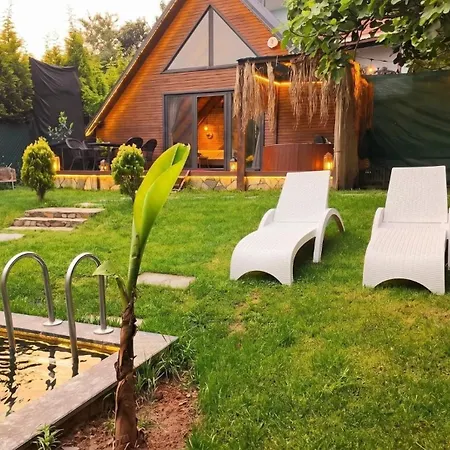 Masukiye Pink House